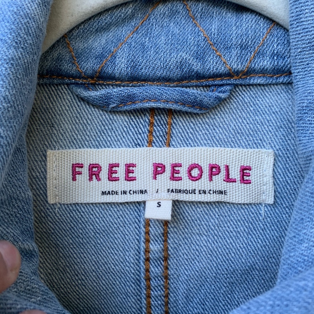 Free People oversized raw, flared hem denim jean jacket, adjustable cinch waist - Picture 15 of 16